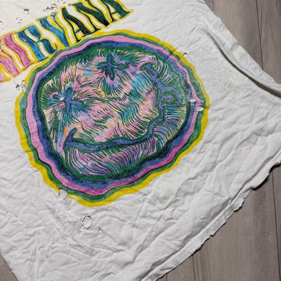 Nirvana Smiley Face Distressed Graphic T-Shirt White Nevermind S/M Mens - Picture 6 of 8